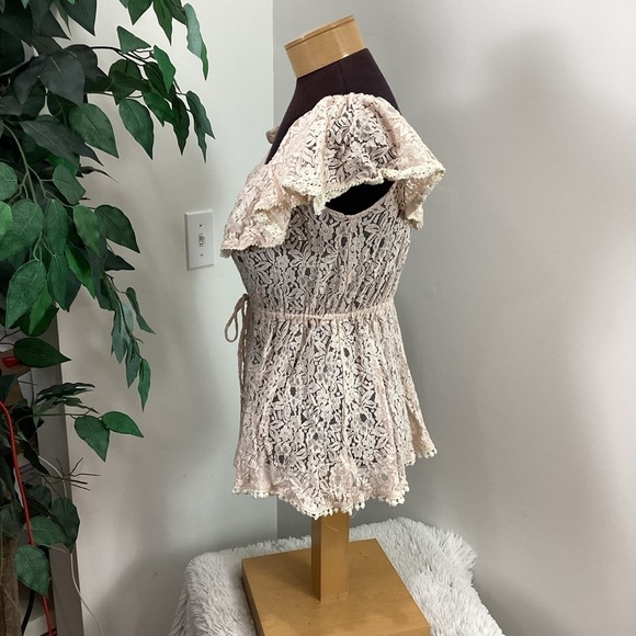 Pixie Dust Clothing floral lace summer top Woman’s size small peach and … - Picture 5 of 15